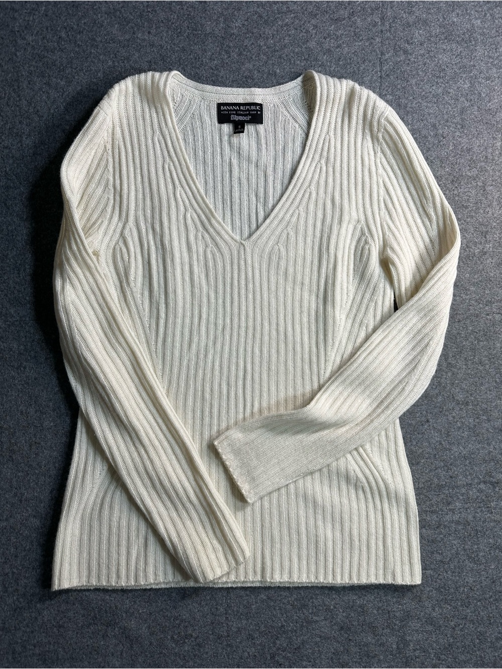 Banana Republic Filpucci Ribbed Sweater Ivory V Neck Size S